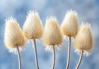 Obraz premium There is an old wooden table, a pola of kwiats, a tapestry, and decorations.