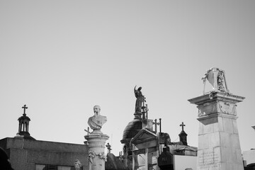 Obraz premium Statues above recoleta cemetery in buenos aires