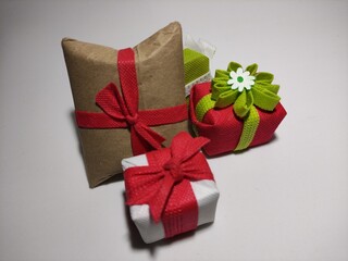 Christmas gifts are one of the most important gifts of every year. Merry Christmas.Los regalos de Navidad son de los más importantes  de cada año feliz  Navidad ,(10413)