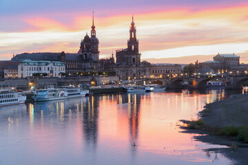Obraz premium Embankment of Dresden, Germany