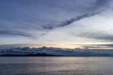 Obraz premium Peaceful Sunrise Over Victoria on Vancouver Island, Canada Coast