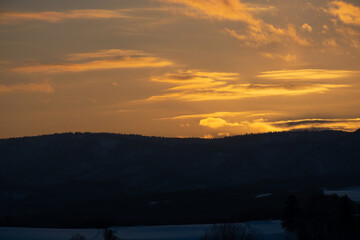 Obraz premium 美しい冬の夕暮れの空 