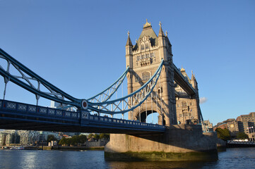 Obraz premium London, England, United Kingdom - October 2024: Tower Bridge is a bascule, suspension bridge built between 1886 and 1894. One of the prominent symbols of the United Kingdom.