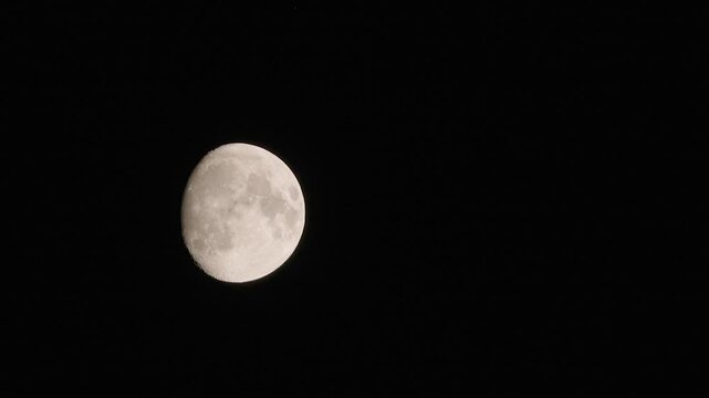 Mond bei Nacht