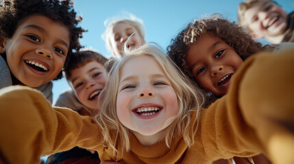 Obraz premium Smiling Children Enjoying a Sunny Day Outdoors While Participating in Playful Group Activity in a Park Setting
