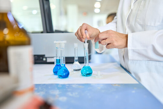 Hygienic-sanitary advice and analysis services for food safety