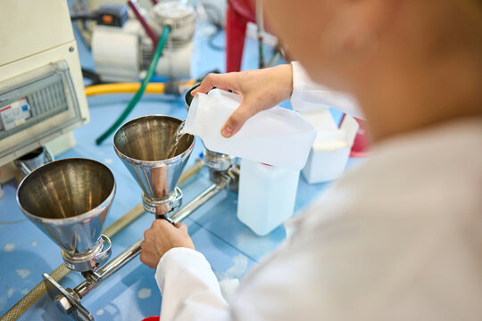 Food and water analysis in bacteriologic laboratory services