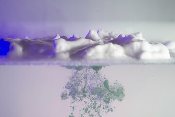 schaum farbe tropfen wasser lila