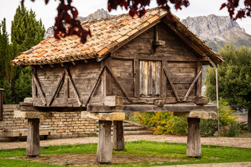 typical hórreo leones, Riaño, province of León, autonomous community of Castile and León, Cantabrian mountain range, Spain