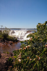 Obraz premium Impresionante Vista de la Garganta del Diablo en las Cataratas del Iguazú, Argentina