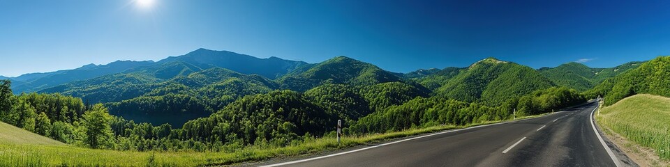 Obraz premium Panoramic mountain drive with clear skies