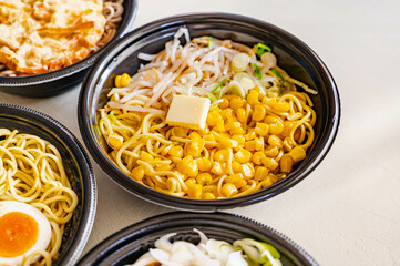 レンジで作るコーンたっぷり味噌バターラーメン