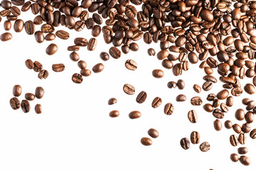 Obraz premium Falling coffee beans isolated on transparent background, flat lay, top view, png file for cut out, white background, coffee bean pattern in the air, flying,