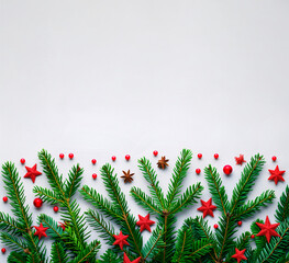 Decoración navideña con ramas de pino y adornos rojos sobre fondo blanco