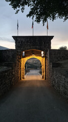 Le portail de la forteresse de Mont-Saint-Louis
