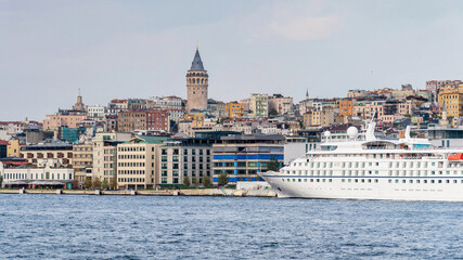 Obraz premium Galata Tower seen from the Bosphorus, Istanbul.