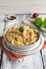 Omas klassischer Nudelsalat mit Mayo