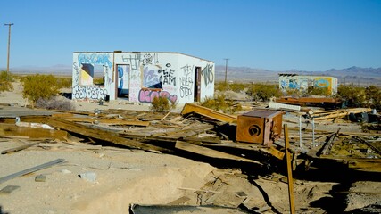 Obraz premium Abandoned Buildings in Twentynine Palms California