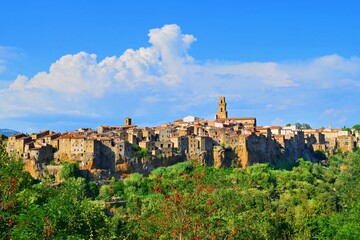 Obraz premium landscape of the ancient Tuscan village of Pitigliano known as the little Jerusalem, Grosseto, Italy