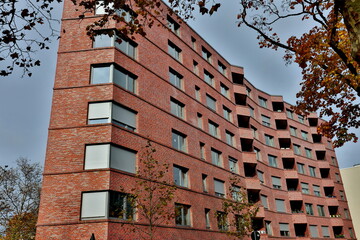 Moderner Klinkerneubau in Freiburg im Breisgau