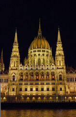 Fototapeta premium Stunning view of the Hungarian Parliament Building at night