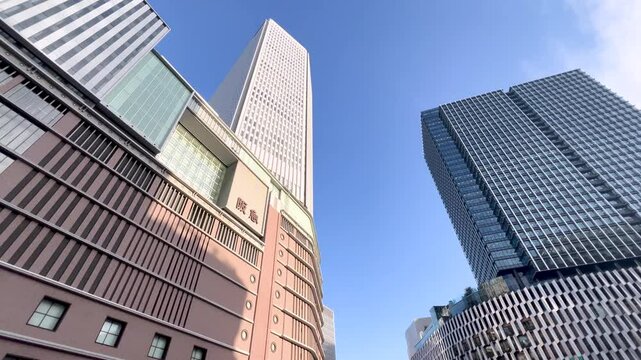 大阪梅田の秋の街並みの風景