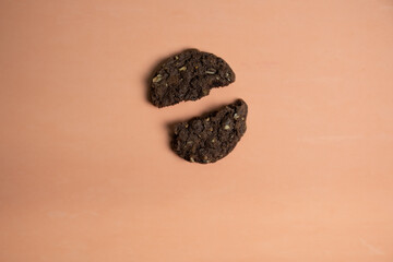 Broekd cereal cookies