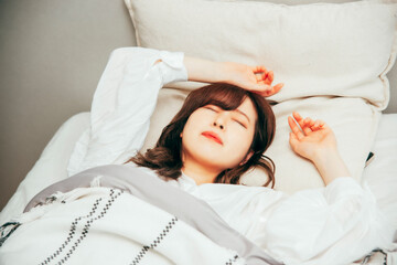 睡眠障害・眠れない女性
