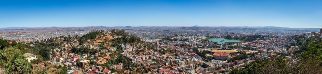 Fototapeta premium Panoramic View of Antananarivo and Lake Anosy in Madagascar