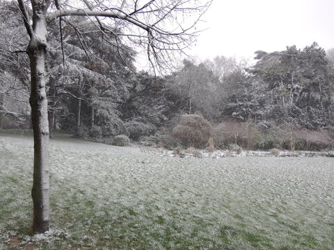 Parc Montsouris - Snow in Paris