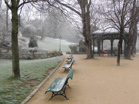 Parc Montsouris - Snow in Paris