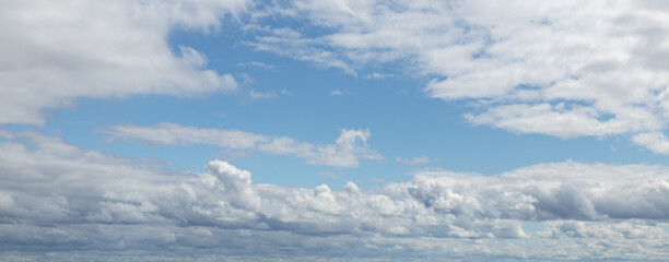 Fototapeta premium Sky replacement clouds puffy gray and white with blue sky
