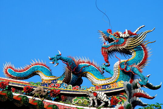 Taiwan Yilan temple roof decoration