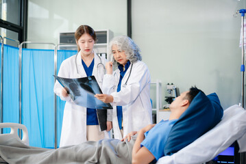 Obraz premium Doctors collaborating to provide patient care in a hospital, highlighting compassion, professionalism, and teamwork