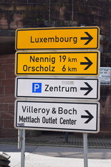 way signs at the Saar