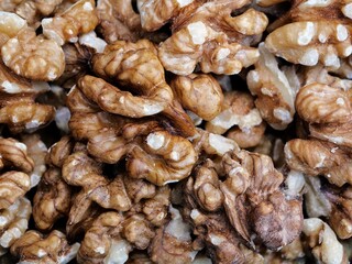Walnuts - rich in omega-3 fatty acids. Ideal for snacking, baking, salads. Strengthens heart, brain, skin.