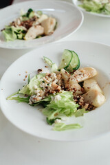 Salad with blue cheese, pears, nuts, chard and arugula