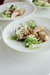 Salad with blue cheese, pears, nuts, chard and arugula