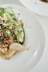 salad with pears and nuts