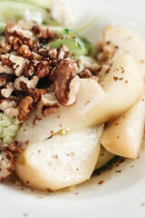 salad with pears and nuts