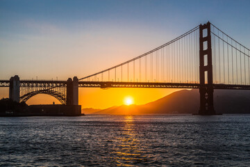 Obraz premium Golden Gate bridge sunset on a sunny day in july , San Francisco , USA