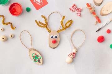 Christmas toys painted peaces of wood kids craft ideas for kindergarten