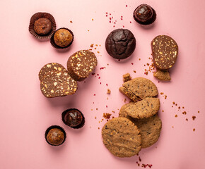 vegan dessert on the pink background