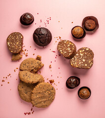 vegan dessert on the pink background