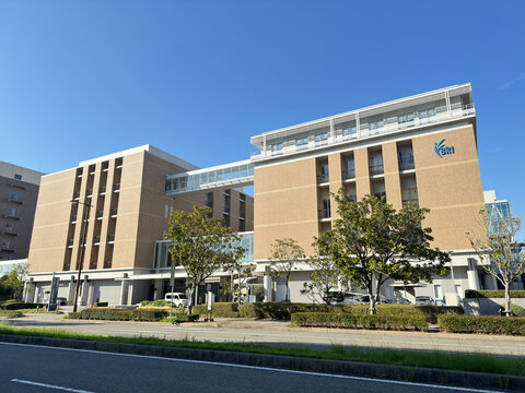 先端医療センター（神戸市中央区港島南町）