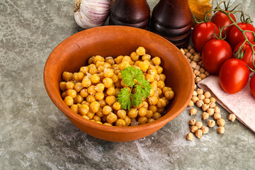 Canned chickpea in the bowl