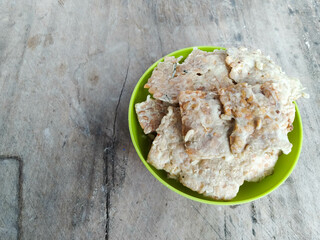 Tempeh Chips 3
Tempeh chips on wooden background