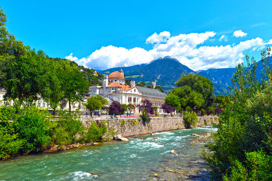 Fluss Passer, Promenade in Meran - S&uuml;dtirol	