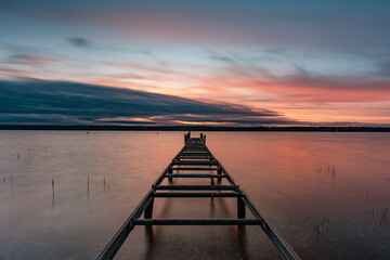 Roter Himmel &uuml;ber dem See