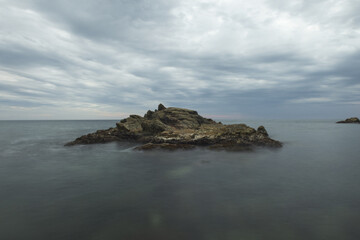 Cala rocosa en la costa Brava, Blanes Catalunya
